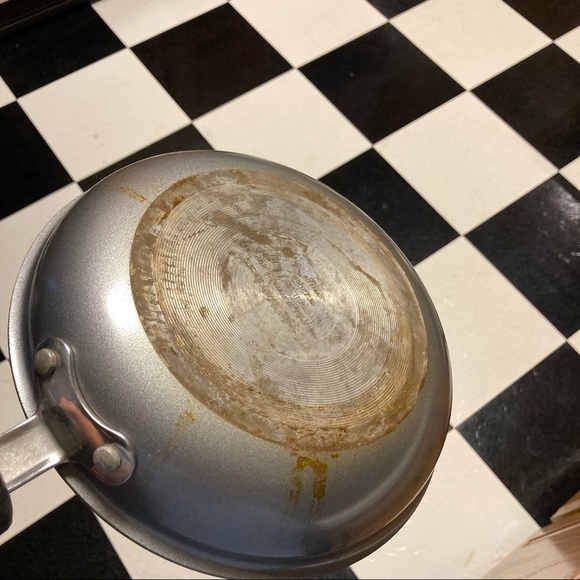 Pair of 8" & 10" Weight Watcher Aluminum Frying Pans - Picture 9 of 16